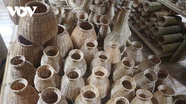 Truong Thi Bach Thuy gründet eine Existenz mit traditionellem Beruf - ảnh 1