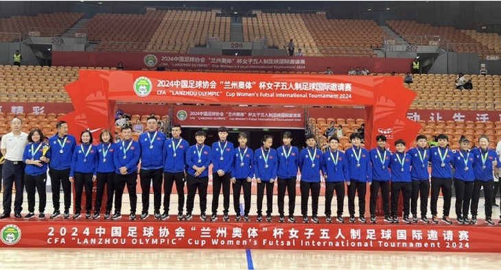 Vietnamesische Futsal-Nationalmannschaft der Frauen verpasst Chance auf Meistertitel in China - ảnh 1