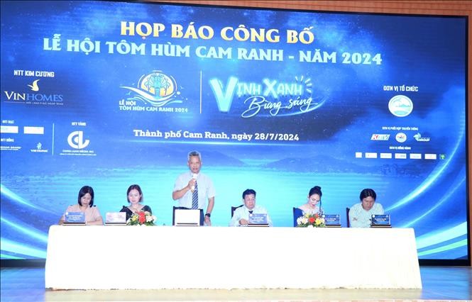 Erstmals findet das Hummerfestival in Cam Ranh statt - ảnh 1