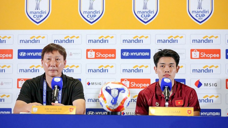 Trainer Kim Sang-sik kündigt Finaleinzug mit Vietnams U23-Team bei der U23-Fußball-Südostasienmeisterschaft 2025 an - ảnh 1