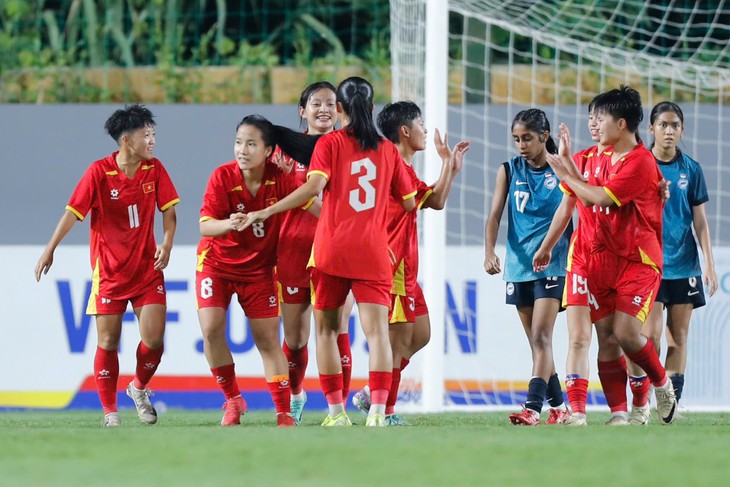 Vietnamesische U20-Fußballmannschaft der Frauen greift nach dem Ticket für die U20-Fußball-Asienmeisterschaft - ảnh 1