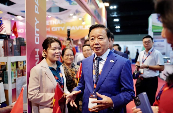 Vizepremierminister Tran Hong Ha nimmt an Internationalen Halal-Messe in Malaysia teil - ảnh 1