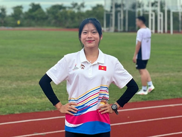 Leichtathletin Ngoc Anh gewinnt Goldmedaille bei Südostasiatischen Jugend-Leichtathletik-Meisterschaften 2025 - ảnh 1