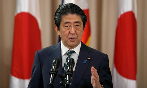 日本首相安倍晋三开始对越南进行正式访问 - ảnh 1