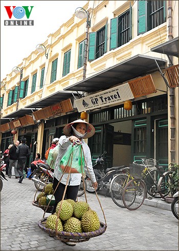 Une partie de la rue Ta Hien après la rénovation - ảnh 7