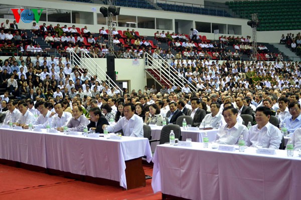 Parteileiter in Da Nang führt Dialog mit Verwaltungsbeamten - ảnh 1