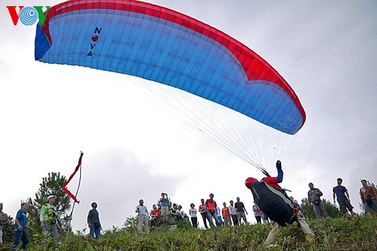 Fliegen mit Gleitschirm - ảnh 8