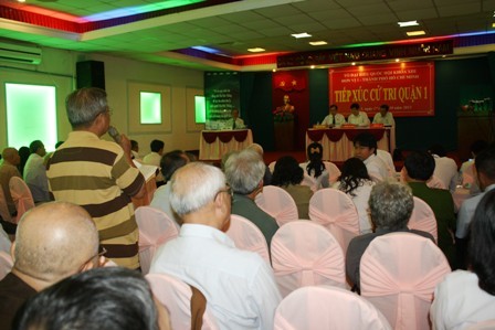 Staatspräsident Truong Tan Sang trifft Wähler in Ho Chi Minh Stadt - ảnh 1