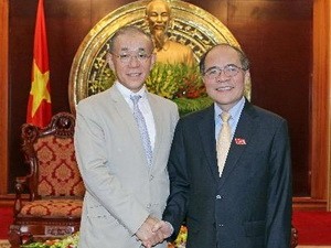 Parlamentspräsident Nguyen Sinh Hung empfängt japanischen Botschafter in Vietnam - ảnh 1