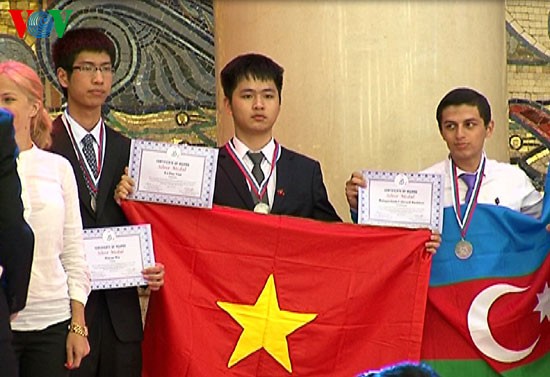Einmal Gold und dreimal Silber für Vietnam bei Internationaler Chemie-Olympiade in Moskau - ảnh 2