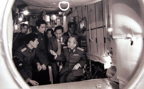 Das Leben des Generals Vo Nguyen Giap durch Fotos - ảnh 31