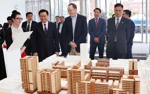 Vuong Dinh Hue nimmt an Aktivitäten des Programms für hochrangige Politiker Vietnams in Harvard teil - ảnh 1