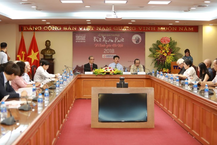 Preis Bui Xuan Phai verbreitet die Liebe zu Hanoi - ảnh 1