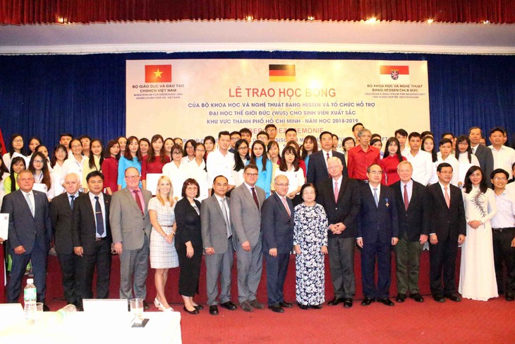 25 Jahre Stipendien des hessischen Ministeriums für Wissenschaft und Kunst - ảnh 1
