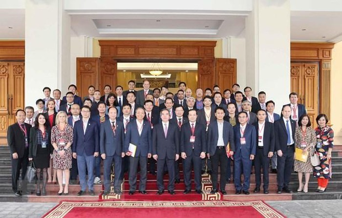 Leiter des KPV-Wirtschaftskomitees Nguyen Van Binh empfängt Redner des Industrie 4.0-Forums - ảnh 1