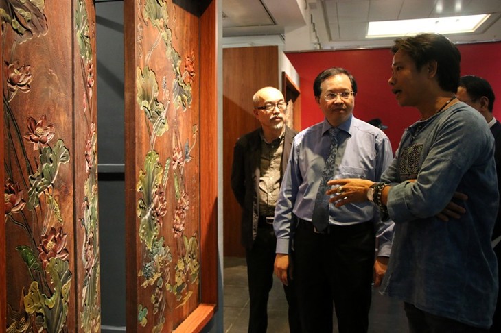 Ausstellung Angewandte Kunst eröffnet - ảnh 1