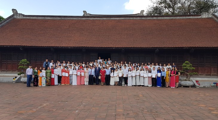  Ausgezeichnete Studierende in Hanoi und Umgebung bekommen Stipendien des Bundeslands Hessen - ảnh 1
