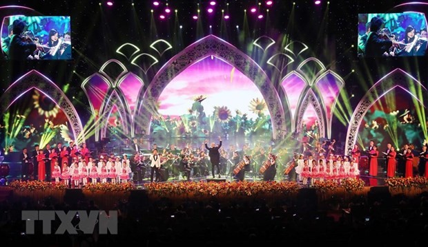 Das Programm „Frühling in der Heimat“ wird online für Vietnamesen weltweit ausgestrahlt - ảnh 1