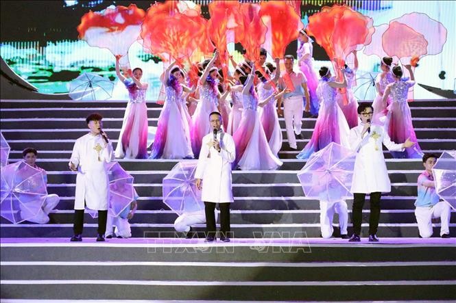 Eröffnung zahlreicher Tourismusfeste landesweit - ảnh 1