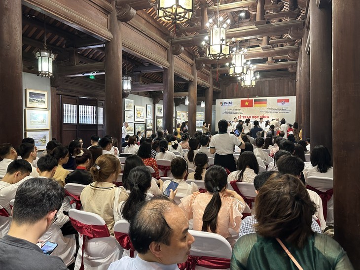 Vergabe der Hessen-Stipendien an ausgezeichnete Studierende in Hanoi - ảnh 1