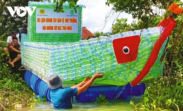 Der Mekong-Fluss in Can Tho ist grün und schön im Sommer - ảnh 1