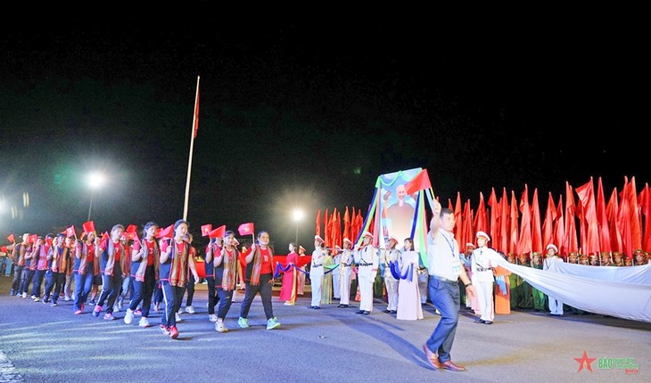 Fast 450 Sportler beteiligen sich an Sportspielen ethnischer Minderheiten - ảnh 1