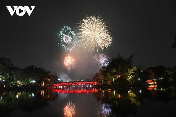 Internationale Freunde feiern das Tetfest gemeinsam mit Vietnamesen - ảnh 1