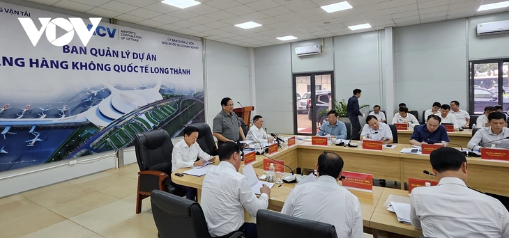 Premierminister Pham Minh Chinh überprüft Projekt des Flughafens Long Thanh - ảnh 1