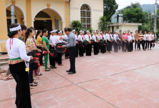 Gong-Musikinstrument im kulturellen Leben der Volksgruppe Muong in Hanoi - ảnh 1