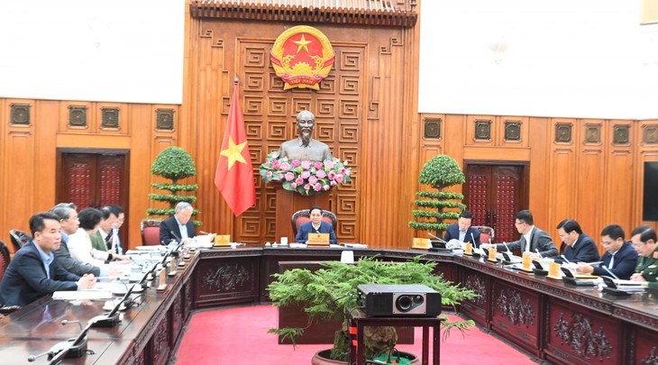 Premierminister Pham Minh Chinh leitet Sitzung über Reorganisation des politischen Apparats - ảnh 1