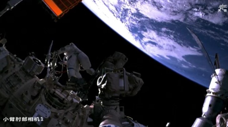 Chinesische Raumstation setzt erstmals ein KI-Großmodell ein - ảnh 1