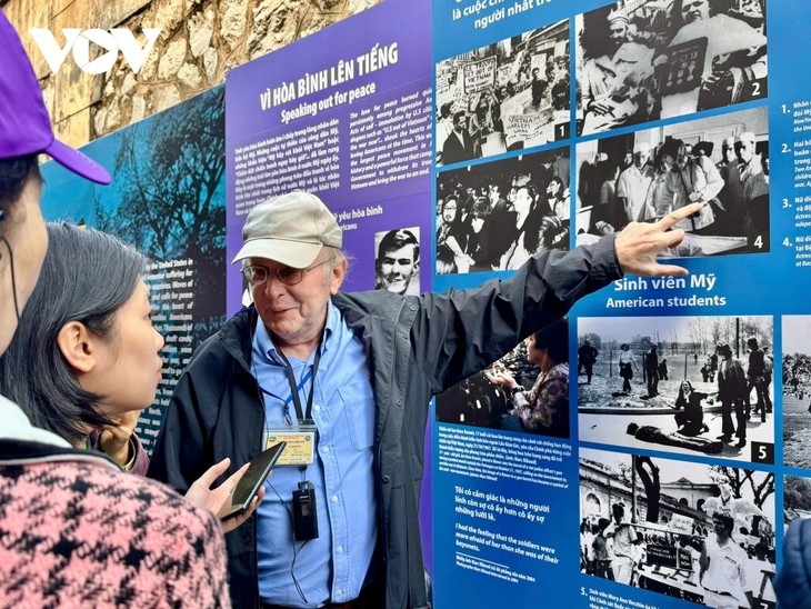 Ausstellung zum Sieg „Dien Bien Phu in der Luft“ im Hoa-Lo-Gefängnis in Hanoi - ảnh 1