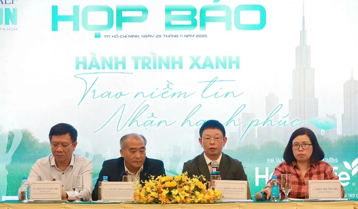 Tien-Phong-Halbmarathon 2025 mit der Botschaft „Grüne Reise“ - ảnh 1