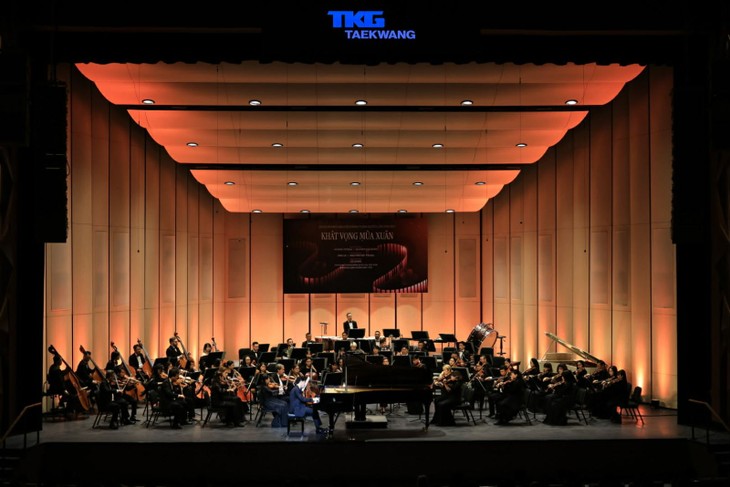 Emotionale musikalische Reise im Sonderkonzert „Frühlingssehnsucht“ - ảnh 1