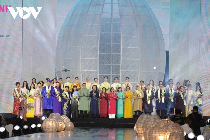 Ao-Dai-Festival Ho-Chi-Minh-Stadt 2026: Lebhafte Aktivitäten im gesamten März - ảnh 1