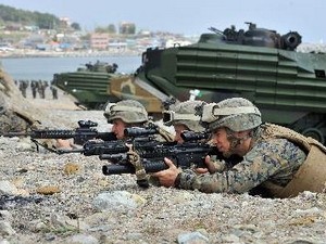 Angkatan Laut Republik Korea-AS melakukan latihan perang berasama di Laut Kuning - ảnh 1