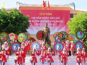 Memperingati ultah ke-102 Hari keberangkatan Presiden Ho Chi Minh ke luar negeri untuk mencari jalan menyelamatkan Tanah Air - ảnh 1