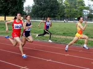 Vietnam berangkat menghadiri Pesta Olahraga mahasiswa internasional tahun 2013 - ảnh 1