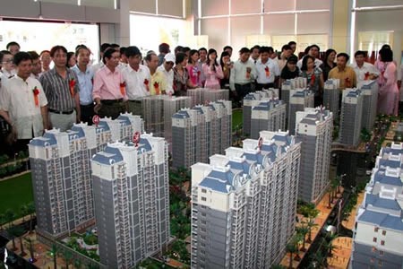 Sesi transaksi properti ke-2 berlangsung secara bergelora - ảnh 1