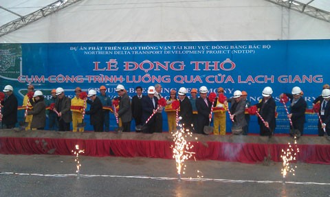 Proyek jalan air terbesar di daerah dataran rendah Bac Bo mulai dibangun - ảnh 1