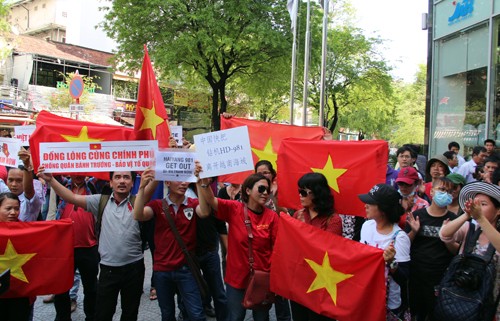 Vietnam akan menggunakan semua langkah yang sesuai dan perlu untuk membela semua hak dan kepentingan yang pada tempatnya di Laut Timur - ảnh 1