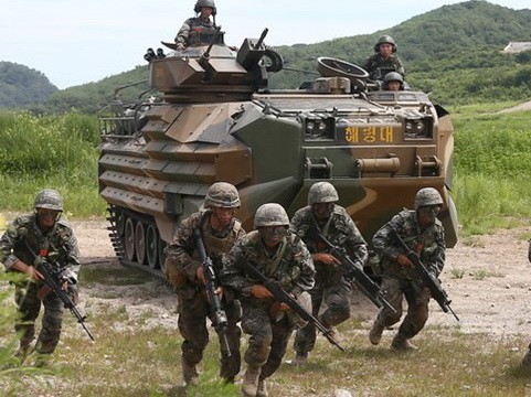 Republik Korea dan AS mulai melakukan latihan perang bersama - ảnh 1