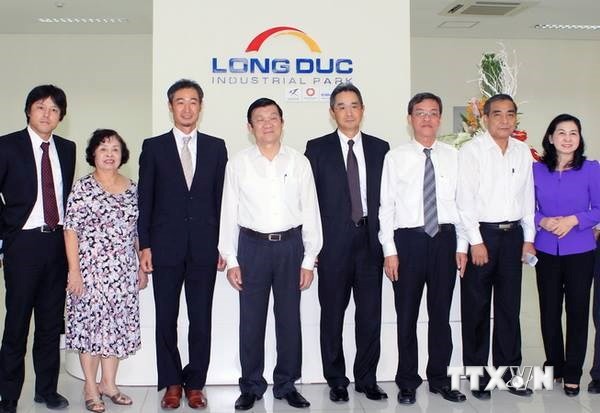 Presiden Vietnam, Truong Tan Sang melakukan survei di Zona Industri Long Duc, Dong Nai - ảnh 1