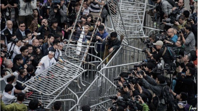 Pemerintah Hong Kong (Tiongkok) membebaskan sebagian kawasan demontrasi di Almiralty - ảnh 1