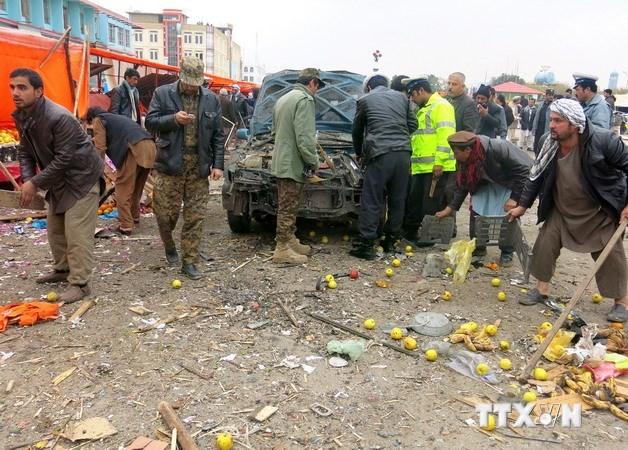 Serangan bom berani mati sehingga menimbulkan banyak korban di Afghanistan - ảnh 1