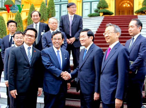 Presiden Vietnam, Truong Tan Sang menerima delegasi Komite kerjasama ekonomi Jepang-Vietnam Keindaren - ảnh 1