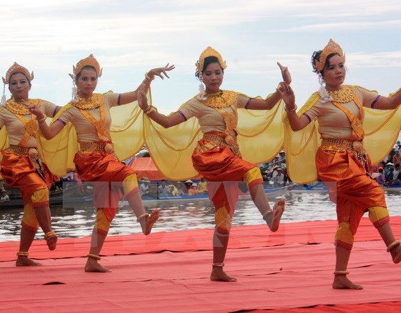 Acara pembukaan Pesta budaya, olahraga dan pariwisata etnis minoritas Khmer tahun 2015 - ảnh 1