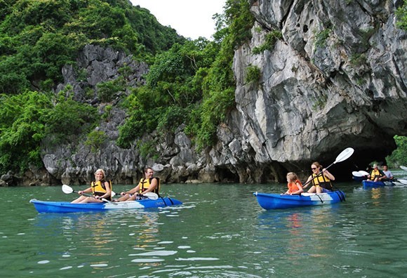 Memperkenalkan sepintas lintas tentang olahraga mengayuh kayak di Vietnam - ảnh 1