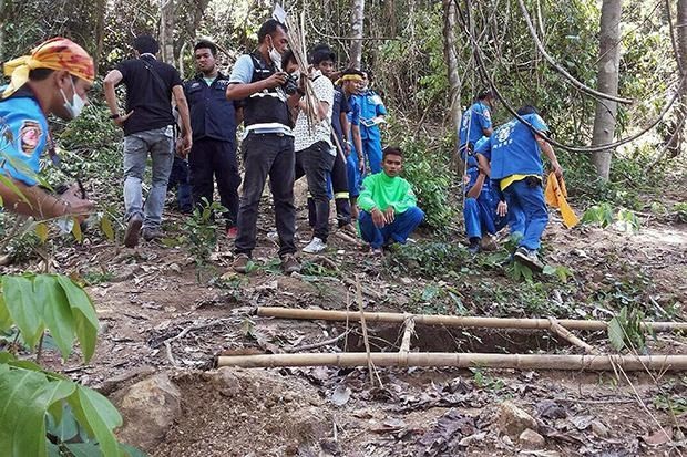 Thailand menemukan makam kolektif para pengungsi Myanmar dan Bangladesh - ảnh 1