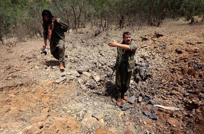 Tentara Turki melakukan serangan bom terhadap sasaran-sasaran PKK di Irak Utara - ảnh 1